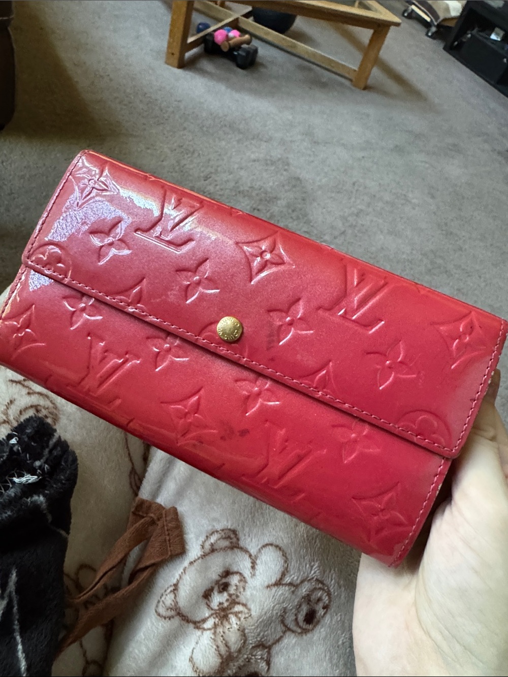 Louis Vuitton pink Vernis Monogram Long Sarah Wallet with Gold Snap